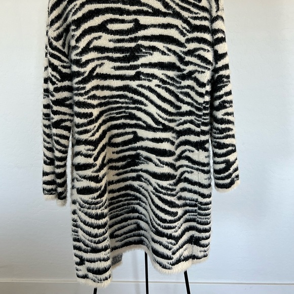 SHOP STARLOW ZEBRA CARDIGAN - Picture 3 of 3